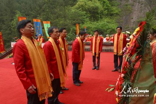 ��������������Э����ϯҶ��ǿ����һ��������ΰ�����ģ��������������������������Эԭ����ϯ��������������ͬ���л������ΰ��ʼ����ԯ�Ƶ۾��׻�����   ����������  ����ΰ��