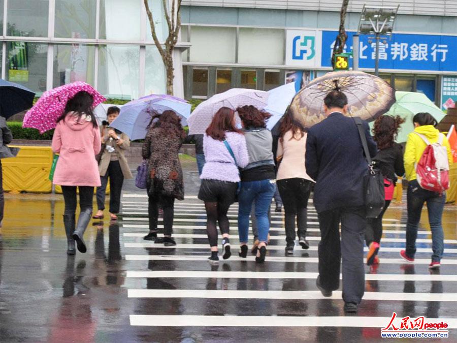 �̵��ˣ���Ҷ��첽�߹�·�ڡ�����Ӱ ��������