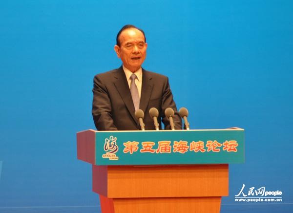 中国国民党副主席林丰正在第五届海峡论坛大会上发言。（刘融摄）