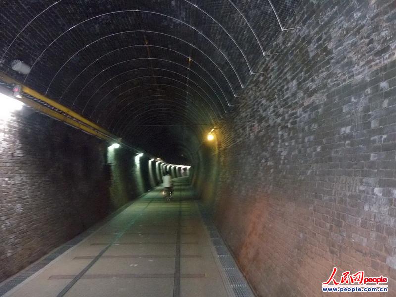 宜兰旧草岭隧道内部。图 苏迪