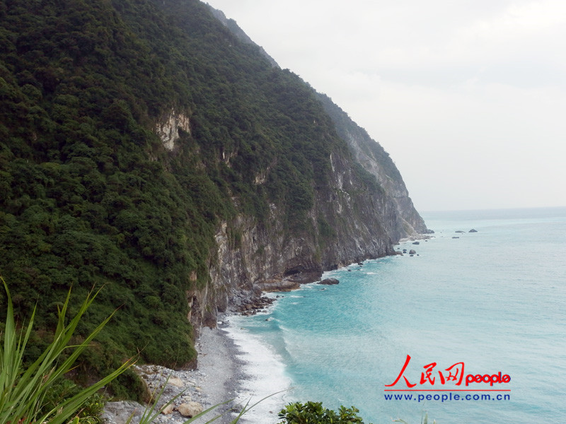 台湾八大奇景之一:清水断崖(摄影 肖红)
