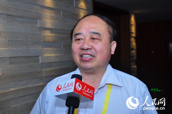 厦门市民政局局长刘平接受本网采访 凌永灵摄