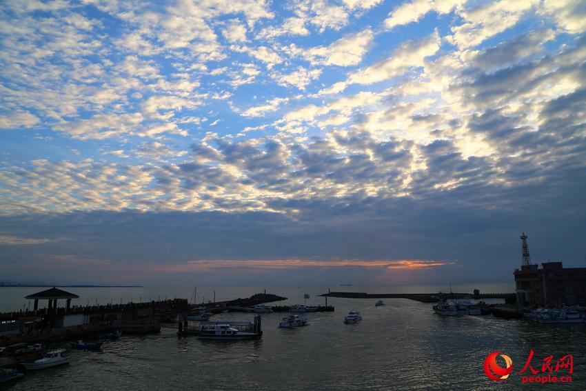渔人码头漂亮的天空。摄影：闫嘉琪