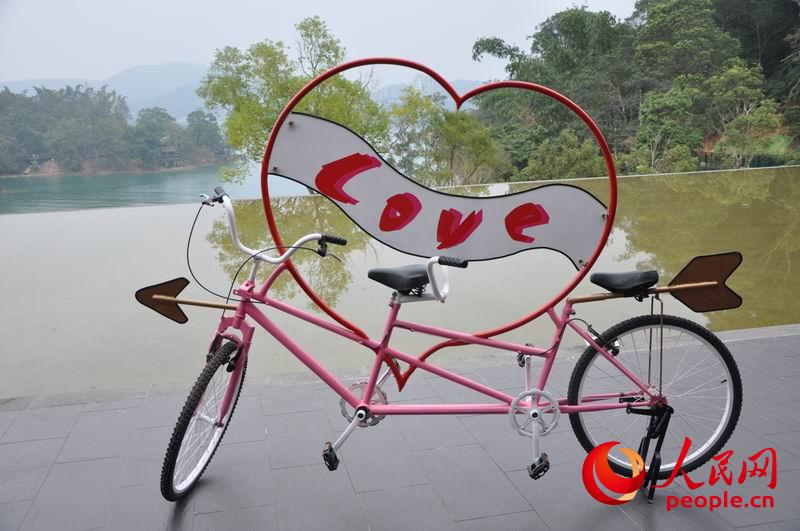 浪漫的自行车装饰。