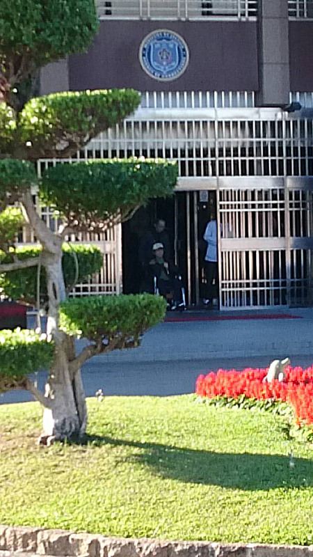 陈水扁离开台中监狱。（图片来源：台湾“中央社”）