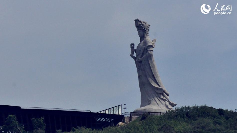 妈祖文化园区内的妈祖巨神像。人民网记者赵艳红摄
