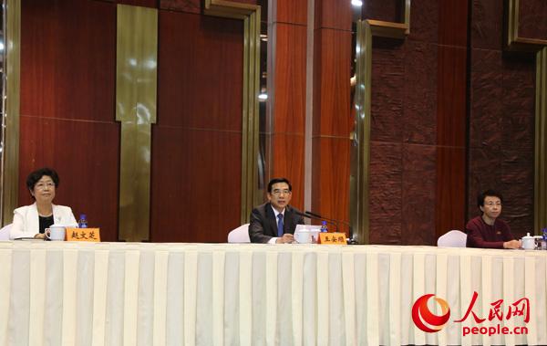 北京市委統戰部等單位共同舉辦的“慶祝中華人民共和國成立67周年報告會”在京召開_