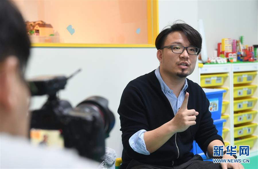 台灣青年徐國峰講述他在大陸創業的故事（3月27日攝）。