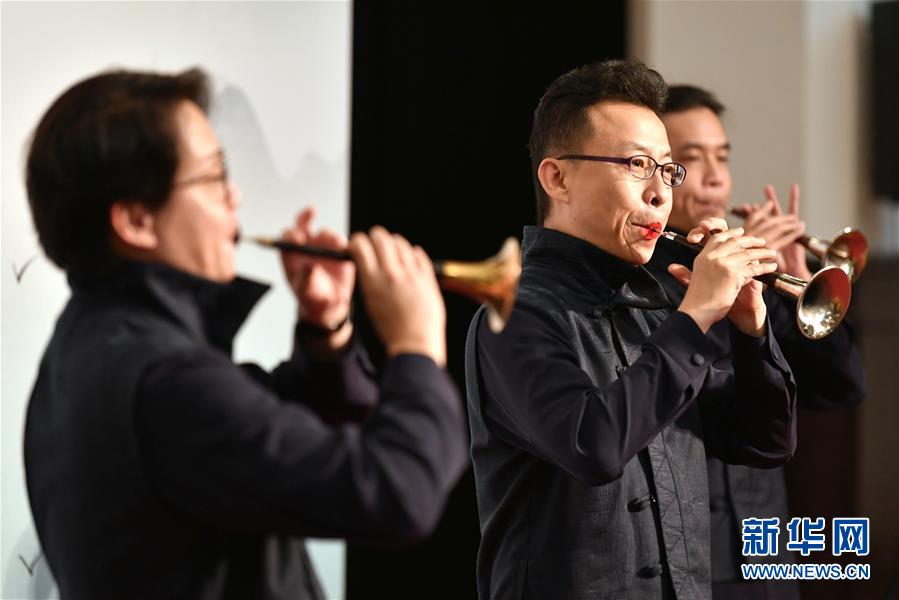 9月4日，台北國樂團的演員在2019/2020樂季開季暨40周年團慶活動記者會上演奏嗩吶。新華社記者 陳斌 攝