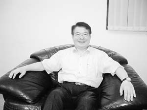 台湾“党外圆桌论坛”执行长朱高正