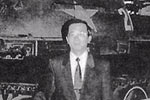 扁被曝八一军徽下留影