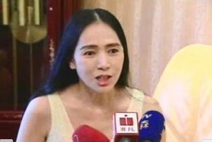 每月给小老公12万 许纯美被爆对女儿太抠门