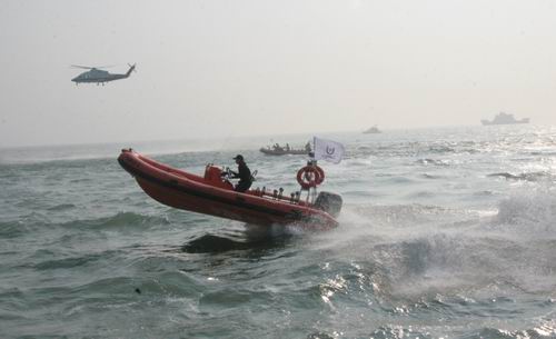 海峡两岸首次联手在厦金航线进行海上搜救演习