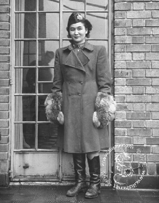组图:英姿飒爽 国民党唯一的混血美女上校(7)