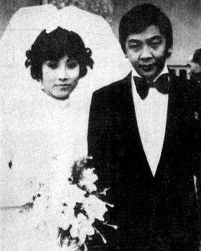 组图:曾经沧海难为水 老牌明星罕见结婚照大公