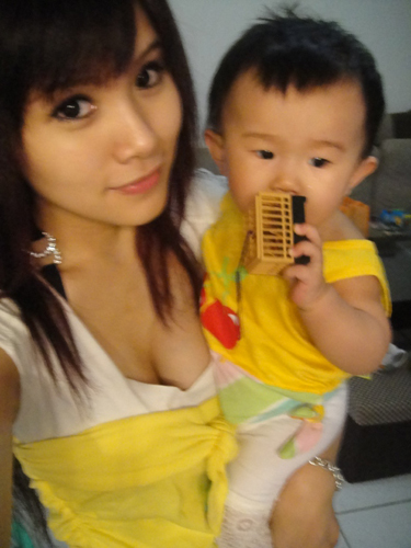 两性话题:台22岁热辣少妇博客晒哺乳照(组图)-