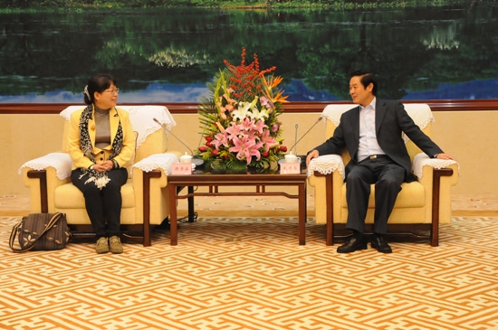 应刘奇葆邀请 台湾长青村敬老院陈芳姿夫妇访