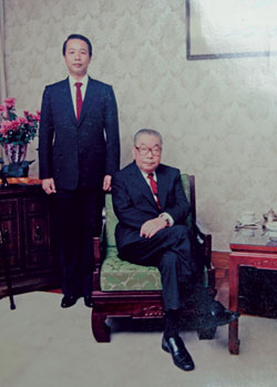 蒋经国死在自己怀里 贴身侍卫称吐血毛衣永珍藏 - 禾秀 - 我的博客 蔡福来为蒋经国守孝三年。(图片来源:台湾中时电子报)