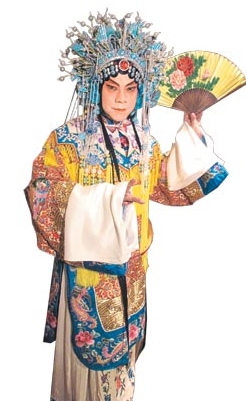 蔡康永粉墨登场,浓妆艳抹步履摇曳,艺人疯狂转载