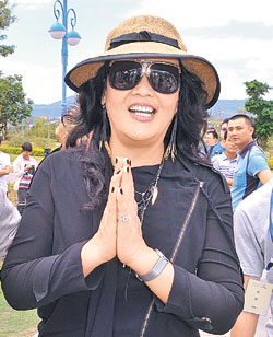 张兰劝张朝阳宽容点 透露大S汪小菲蜜月幸福中