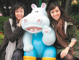 组图:侯佩岑大婚 母亲林月云两次 小三 情史被掀