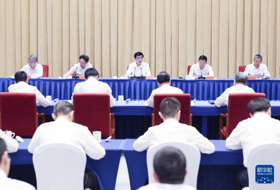 6月15日，兩岸融合發展示范區建設專題推進會在福建廈門召開。中共中央政治局常委、全國政協主席王滬寧出席並講話。新華社記者 姚大偉 攝