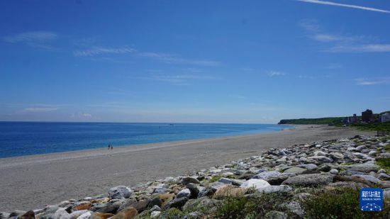 这是台湾花莲的著名景点七星潭(2025年9月11日摄)。新华社记者 齐湘辉 摄