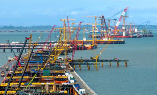 　　这是厦金大桥（厦门段）海上桥梁大规模装配化施工现场（无人机照片，2025年6月13日摄）。新华社记者 魏培全 摄