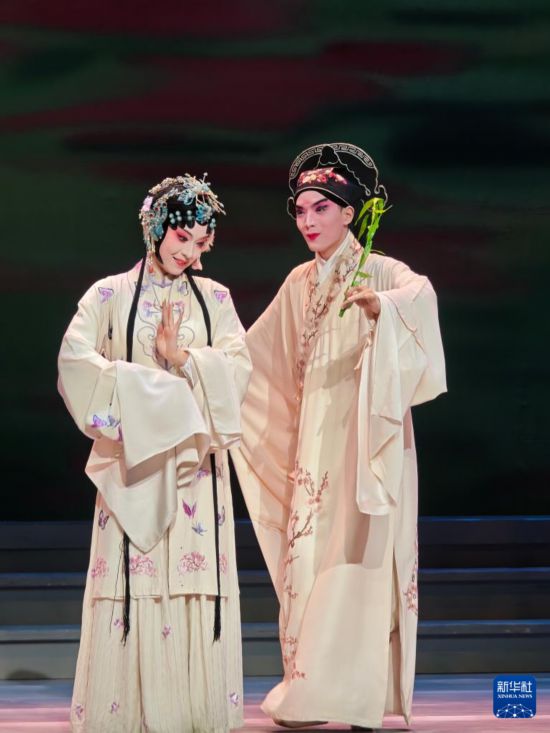 1月14日，演员在排练《牡丹亭》。新华社记者 王承昊 摄