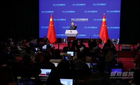 1月29日下午,國防部舉行例行記者會,國防部新聞局副局長、國防部新聞發言人蔣斌大校答記者問。