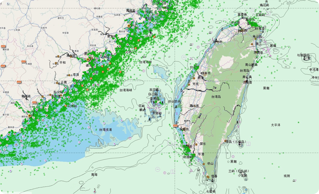 台灣海峽航行船舶實時分布情況（綠點代表正在台灣海峽航行的船隻）